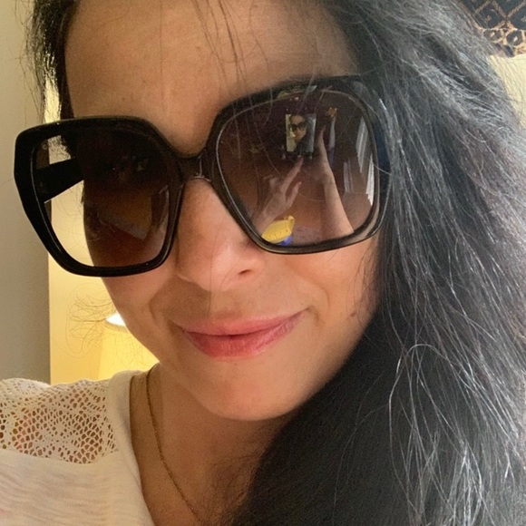 ⛔️SOLD⛔️Authentic GUCCI 54mm Oversized Square - Picture 4 of 8